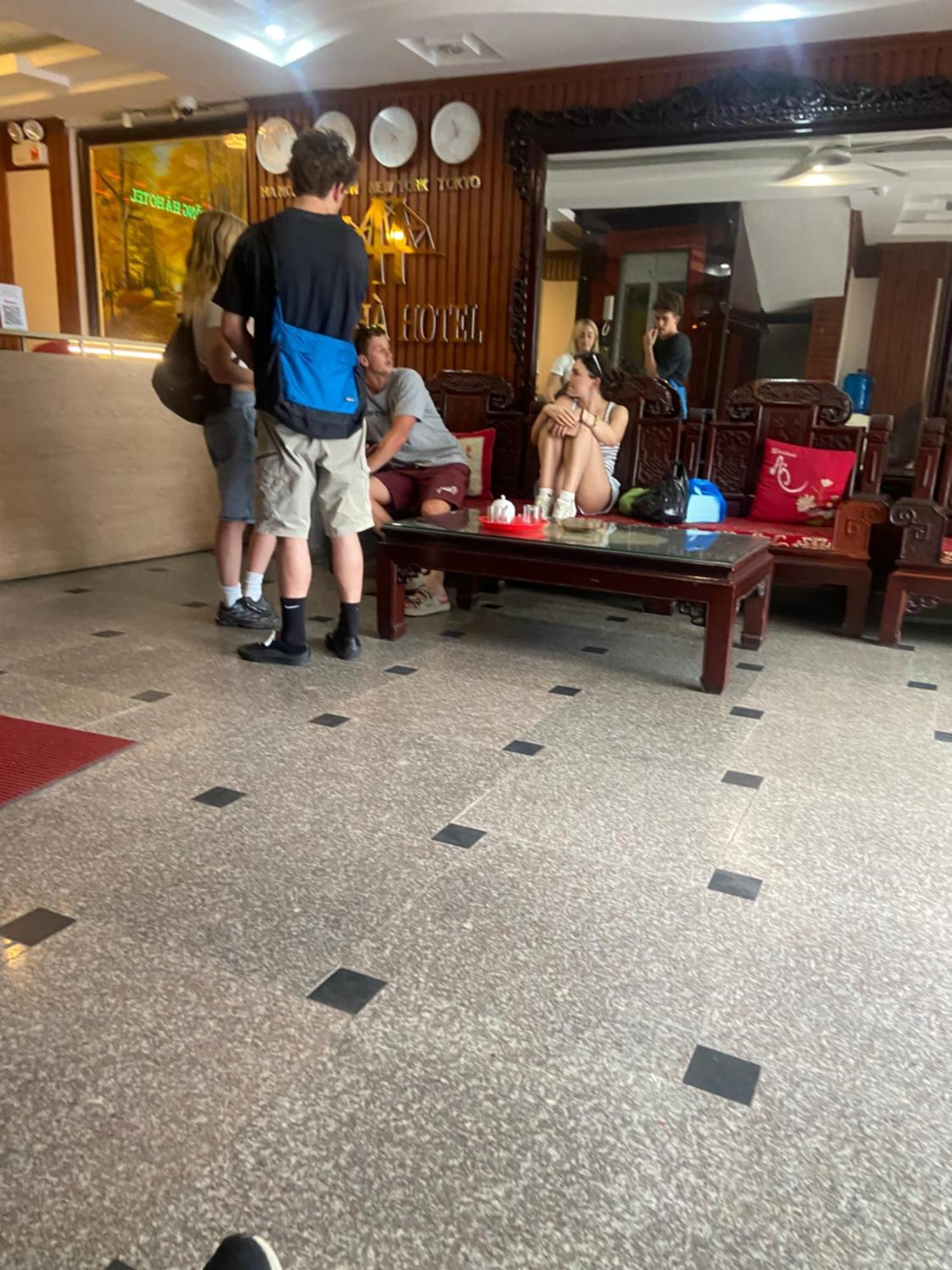 ホン ハ ホテル Thach Loi エクステリア 写真